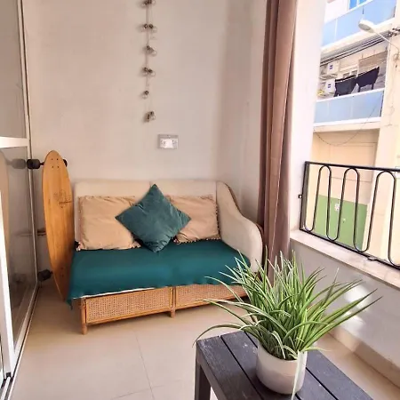 4b Near To Seafront